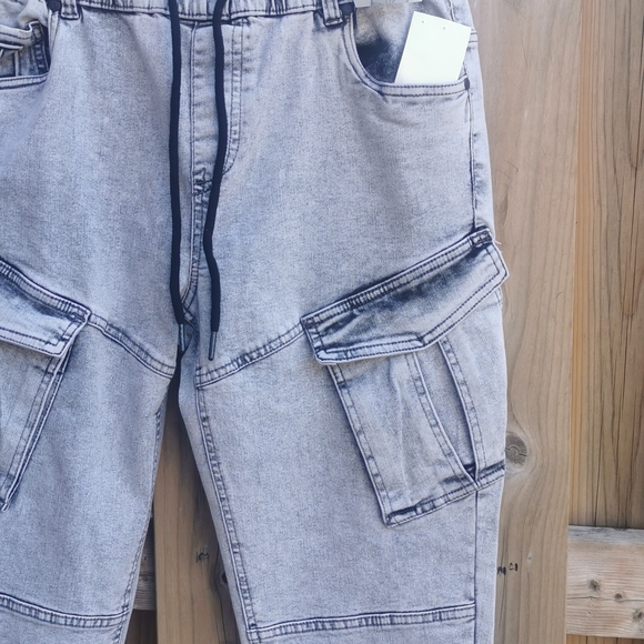 Grey acid wash jeans/denim/pants - Picture 3 of 3